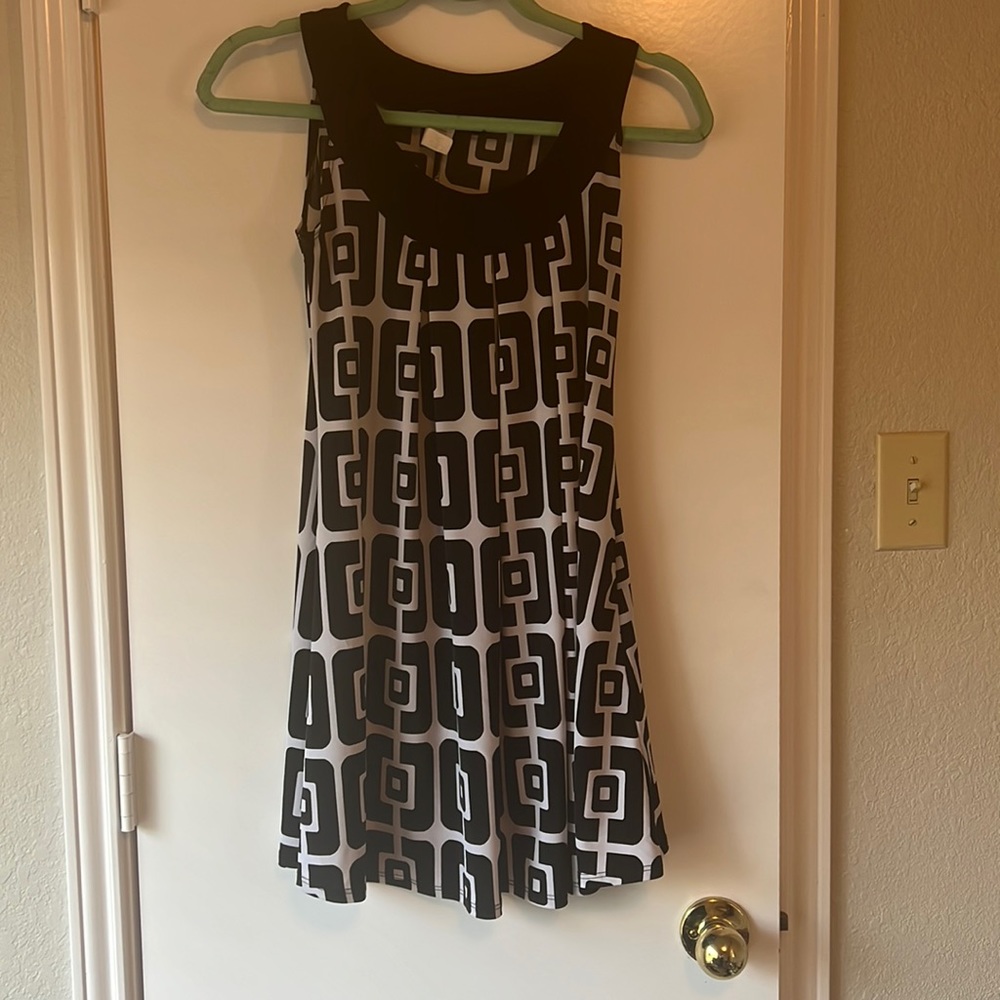 Retro boatneck mini dress.